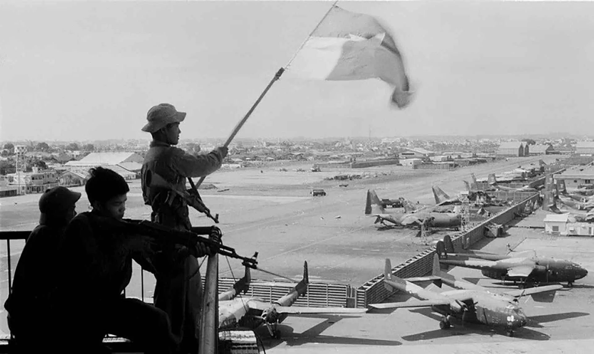 Trao giải cuộc vận động sáng tác “Thành phố Hồ Chí Minh - 50 năm tự hào bản anh hùng ca”