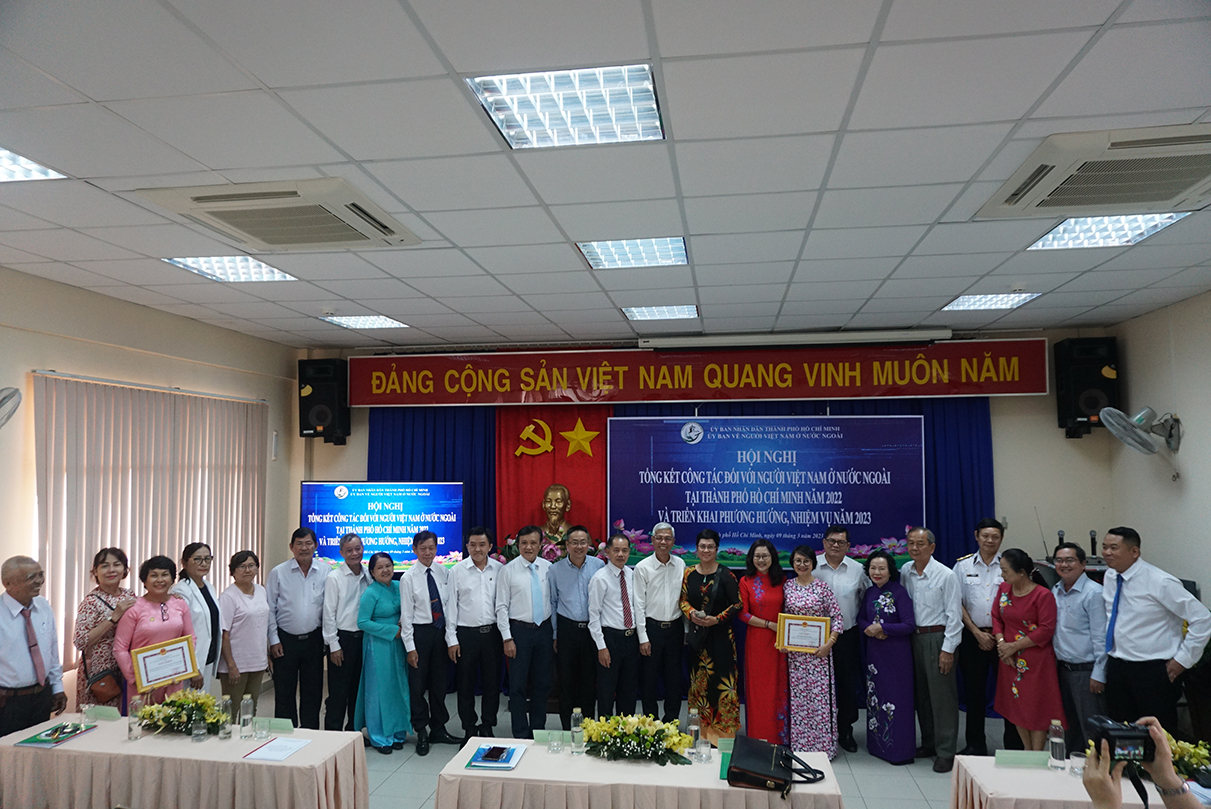 ỦY BAN VỀ NGƯỜI VIỆT NAM Ở NƯỚC NGOÀI TPHCM Tổ chức Hội nghị tổng kết công tác Người Việt Nam ở nước ngoài tại Thành phố Hồ Chí Minh năm 2022 và triển khai phương hướng, nhiệm vụ năm 2023