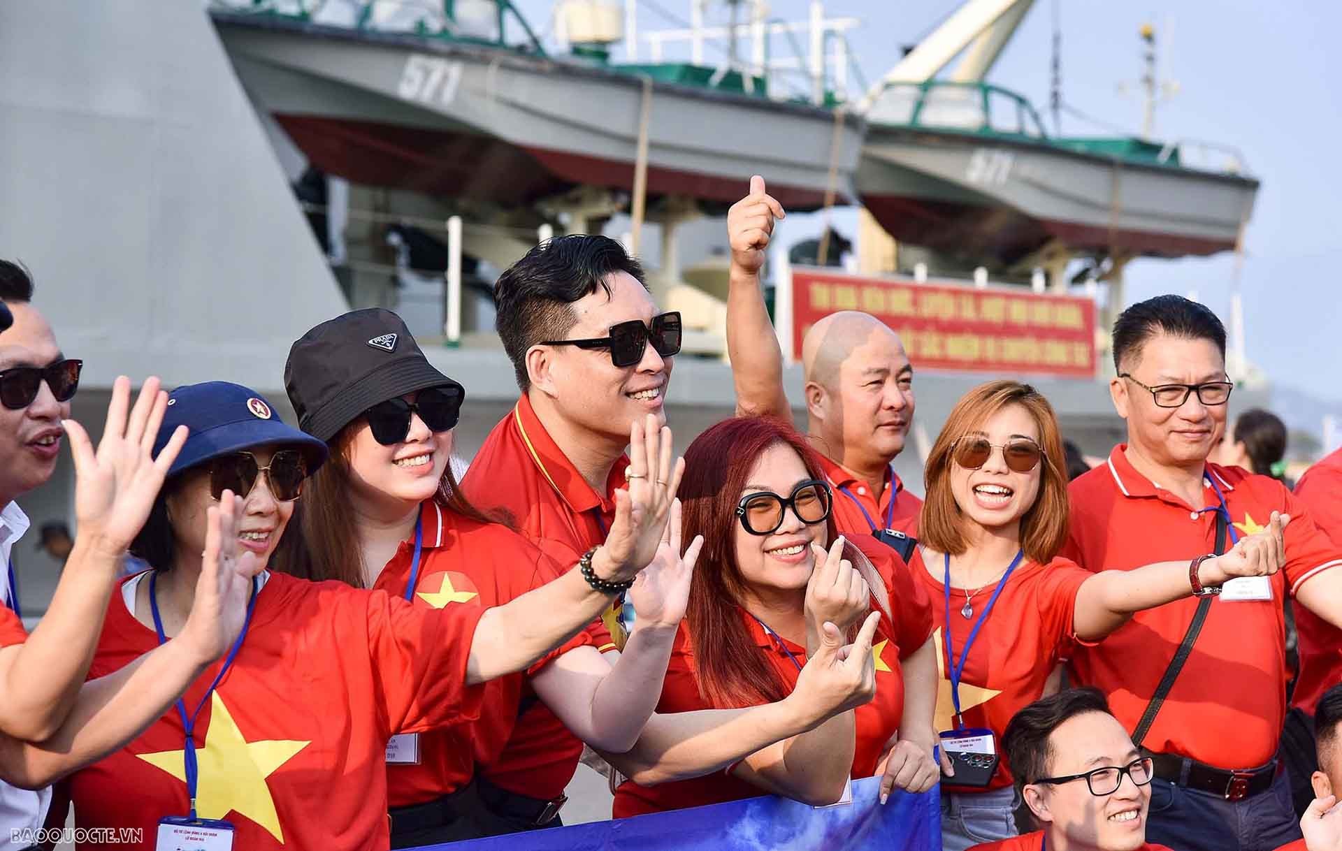 Kiều bào trẻ hướng về Tổ quốc: Chung niềm tự hào