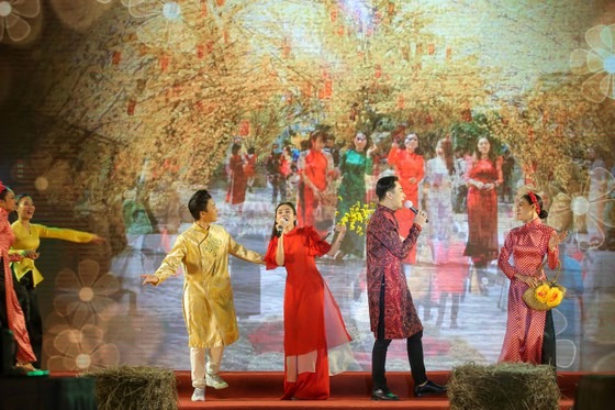 TPHCM – điểm đến an toàn, sống động và đầy hứng khởi ảnh 6