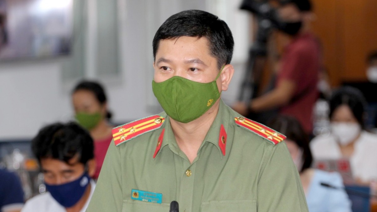 Thượng tá Lê Mạnh Hà, Phó Trưởng phòng tham mưu CATP phát biểu (Ảnh T.Nhân)