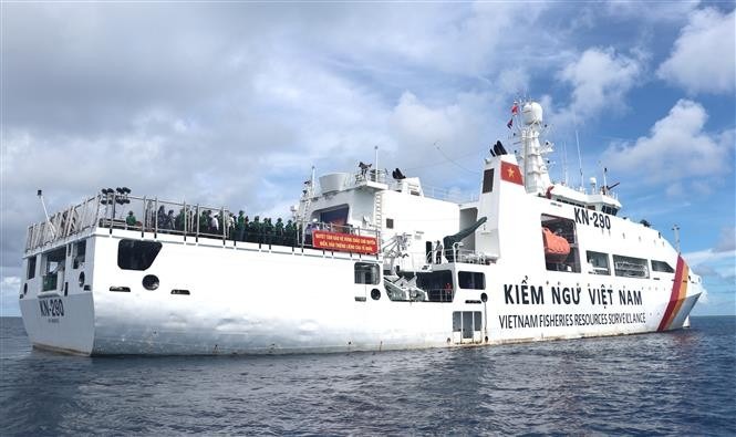 Nghi thức thả hoa đăng tưởng niệm các cán bộ, chiến sỹ Hải quân đã hy sinh vì chủ quyền biển đảo của Tổ quốc. (Ảnh: Viết Tôn/TTXVN) Nghi thức thả hoa đăng tưởng niệm các cán bộ, chiến sỹ Hải quân đã hy sinh vì chủ quyền biển đảo của Tổ quốc. (Ảnh: Viết Tôn/TTXVN)