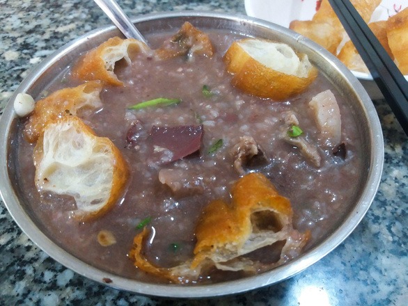 Tiệm cháo lòng không thay món đổi vị suốt 80 năm ở Sài Gòn - Ảnh 7. Tiệm cháo lòng không thay món đổi vị suốt 80 năm ở Sài Gòn - Ảnh 7.
