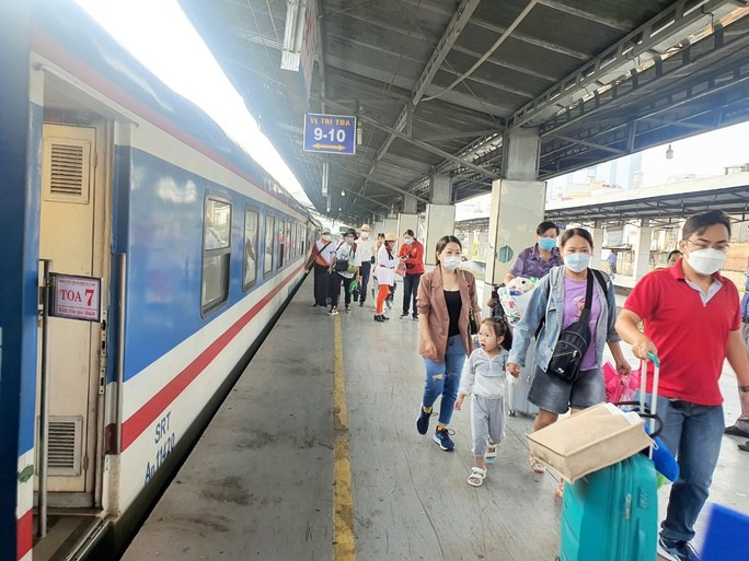 Chết mê tour du lịch bằng tàu hỏa đầu tiên giữa TP HCM - Đồng Nai - Ảnh 3. Chết mê tour du lịch bằng tàu hỏa đầu tiên giữa TP HCM - Đồng Nai - Ảnh 3.