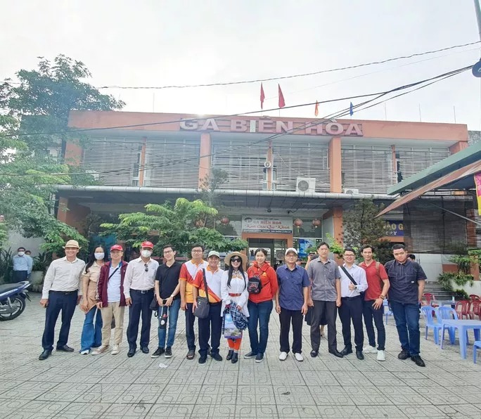 Chết mê tour du lịch bằng tàu hỏa đầu tiên giữa TP HCM - Đồng Nai - Ảnh 4. Chết mê tour du lịch bằng tàu hỏa đầu tiên giữa TP HCM - Đồng Nai - Ảnh 4.