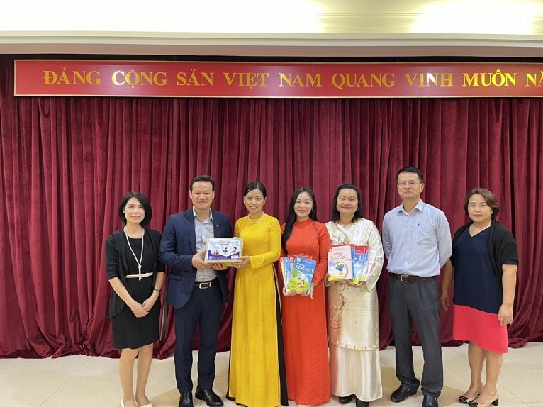 Ủy ban Nhà nước về người Việt Nam ở nước ngoài làm công tác cộng đồng tại Malaysia