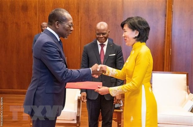Viet Nam va Benin nhat tri tang cuong quan he tren moi linh vuc hinh anh 1