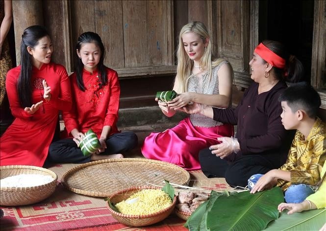 Những hình ảnh đẹp của thí sinh Hoa hậu Du lịch Thế giới trải nghiệm văn hoá Việt Nam Những hình ảnh đẹp của thí sinh Hoa hậu Du lịch Thế giới trải nghiệm văn hoá Việt Nam