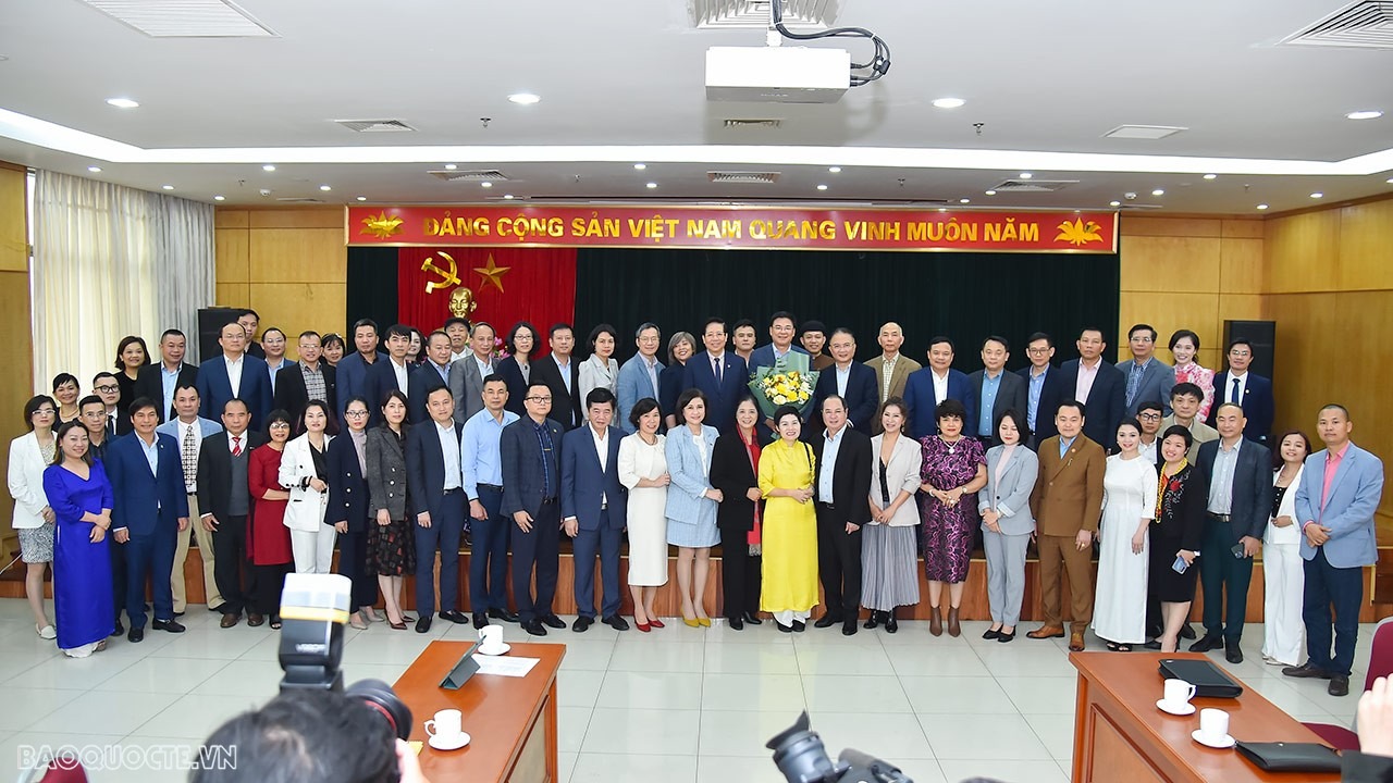 Đoàn Trưởng cơ quan đại diện Việt Nam ở nước ngoài nhiệm kỳ 2023-2026 làm việc với Hội Doanh nhân tư nhân Việt Nam