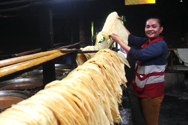Nghề làm tàu hũ ky Vĩnh Long được công nhận di sản văn hóa phi vật thể - Ảnh 3. Nghề làm tàu hũ ky Vĩnh Long được công nhận di sản văn hóa phi vật thể - Ảnh 3.