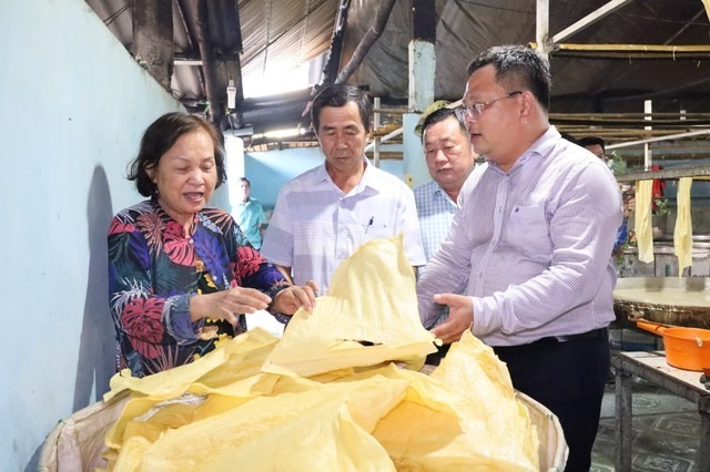 Nghề làm tàu hũ ky Vĩnh Long được công nhận di sản văn hóa phi vật thể - Ảnh 2. Nghề làm tàu hũ ky Vĩnh Long được công nhận di sản văn hóa phi vật thể - Ảnh 2.