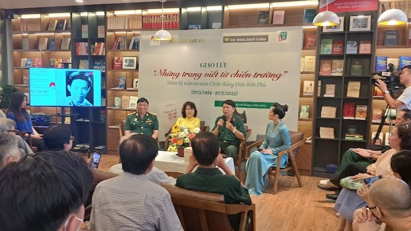 Quang cảnh buổi giao lưu.