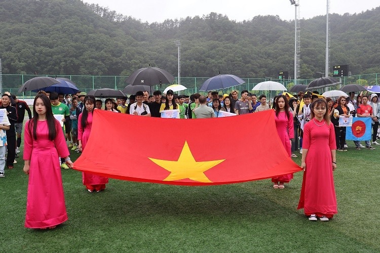 Không khí sôi động của ngày hội thao cộng đồng người Việt toàn Hàn Quốc