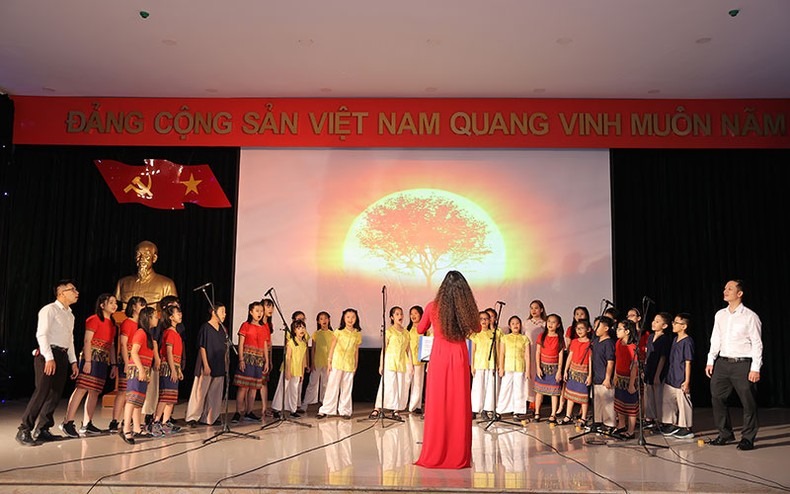 Nhà văn Trần Đức Tiến được trao giải Hiệp sĩ Dế Mèn 2023 ảnh 4