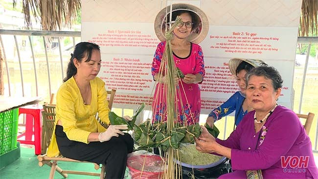 Lễ hội trái cây “Trên bến dưới thuyền” thu hút khách du lịch tham quan và mua sắm 1
