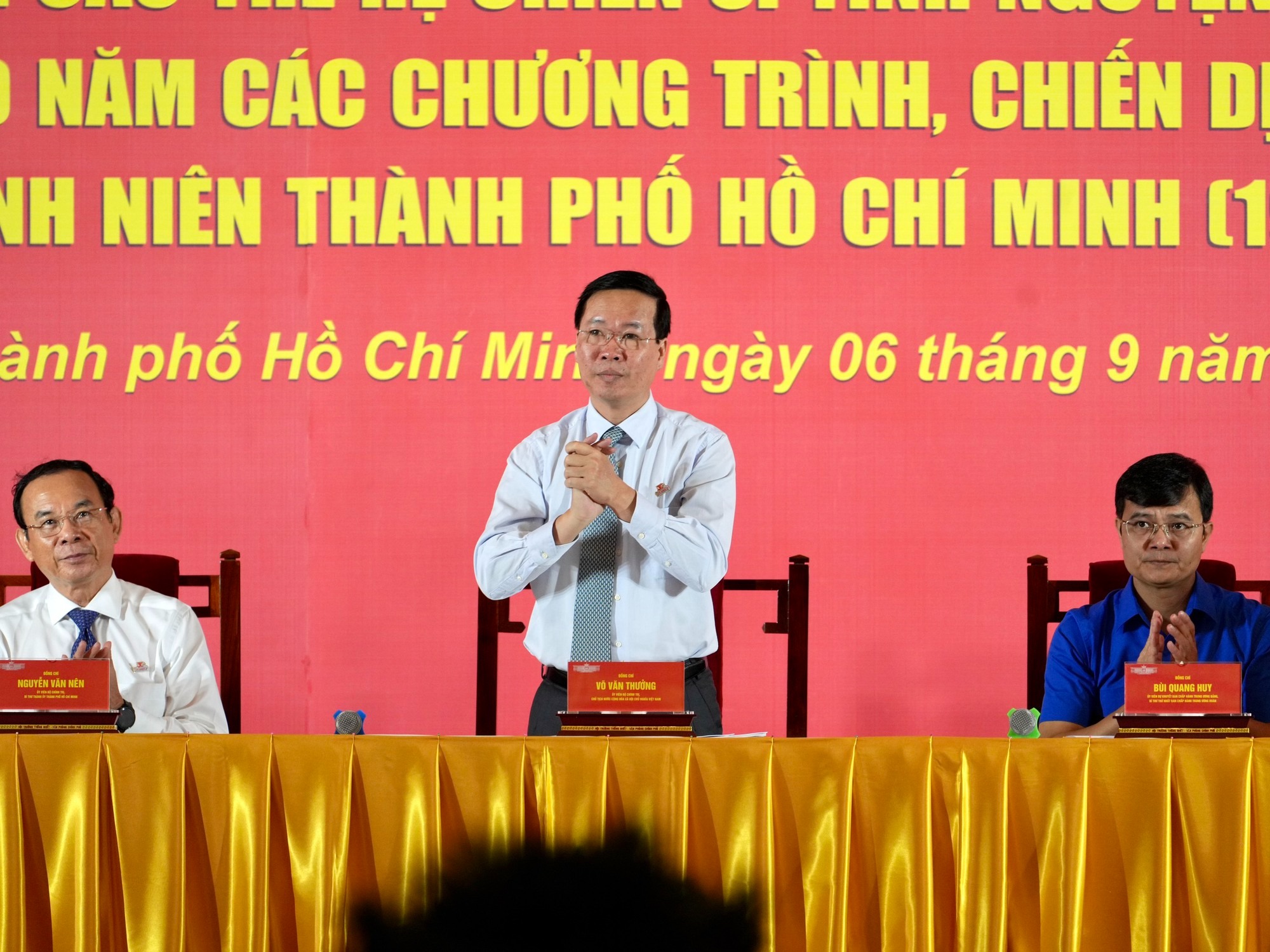 Chủ tịch nước Võ Văn Thưởng gặp gỡ, biểu dương các thế hệ thanh niên tình nguyện - Ảnh 3. Chủ tịch nước Võ Văn Thưởng gặp gỡ, biểu dương các thế hệ thanh niên tình nguyện - Ảnh 3.