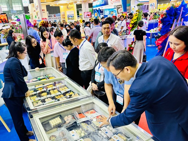Sản xuất, xuất khẩu dần khởi sắc trở lại - Ảnh 1. Sản xuất, xuất khẩu dần khởi sắc trở lại - Ảnh 1.