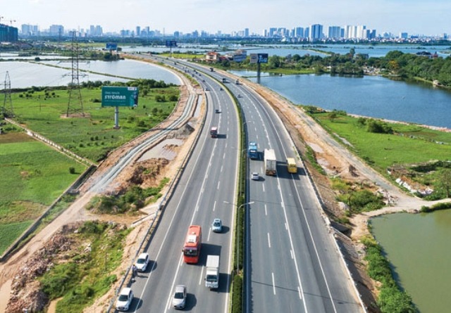 TP Hồ Chí Minh: Các ngành công nghiệp trọng điểm tăng trưởng 4,7% so với cùng kỳ - Ảnh 3. TP Hồ Chí Minh: Các ngành công nghiệp trọng điểm tăng trưởng 4,7% so với cùng kỳ - Ảnh 3.