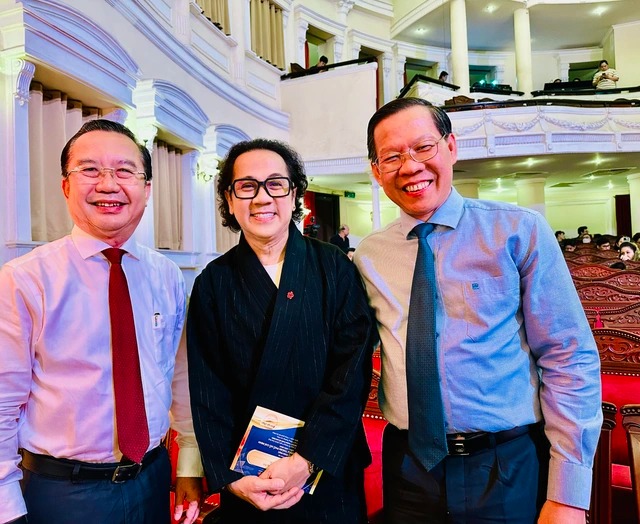 Lãnh đạo TP HCM tham dự khai mạc Liên hoan Sân khấu TP HCM lần 1 - năm 2024- Ảnh 2. Lãnh đạo TP HCM tham dự khai mạc Liên hoan Sân khấu TP HCM lần 1 - năm 2024- Ảnh 2.