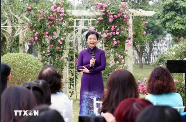 Phu nhân Tổng Bí thư Tô Lâm gặp mặt thân mật Nhóm Phụ nữ Cộng đồng ASEAN- Ảnh 1. Phu nhân Tổng Bí thư Tô Lâm gặp mặt thân mật Nhóm Phụ nữ Cộng đồng ASEAN- Ảnh 1.