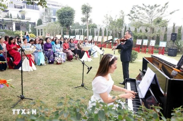 Phu nhân Tổng Bí thư Tô Lâm gặp mặt thân mật Nhóm Phụ nữ Cộng đồng ASEAN- Ảnh 6. Phu nhân Tổng Bí thư Tô Lâm gặp mặt thân mật Nhóm Phụ nữ Cộng đồng ASEAN- Ảnh 6.