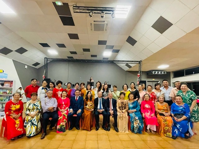 Khai trương Tủ sách tiếng Việt tại New Caledonia- Ảnh 7. Khai trương Tủ sách tiếng Việt tại New Caledonia- Ảnh 7.
