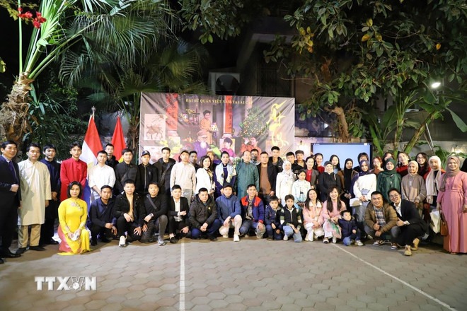 Cộng đồng người Việt Nam tại Ai Cập tham dự Tết cộng đồng 2025. (Ảnh: Nguyễn Trường/TTXVN) ttxvn-ai-cap-vui-don-tet-co-truyen3.jpg