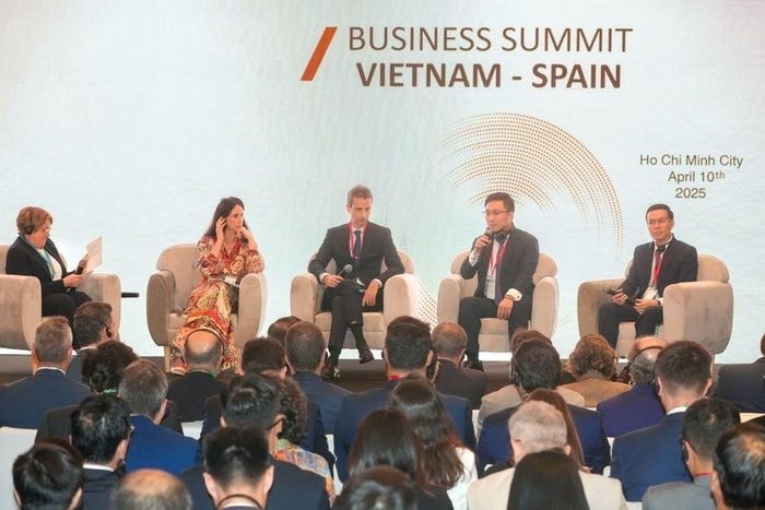 Các doanh nghiệp hai nước thảo luận tại Diễn đàn