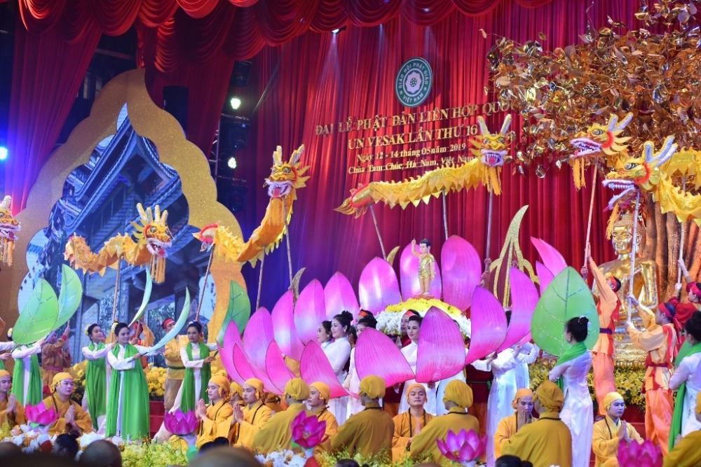 be-mac-dai-le-vesak-2019-5