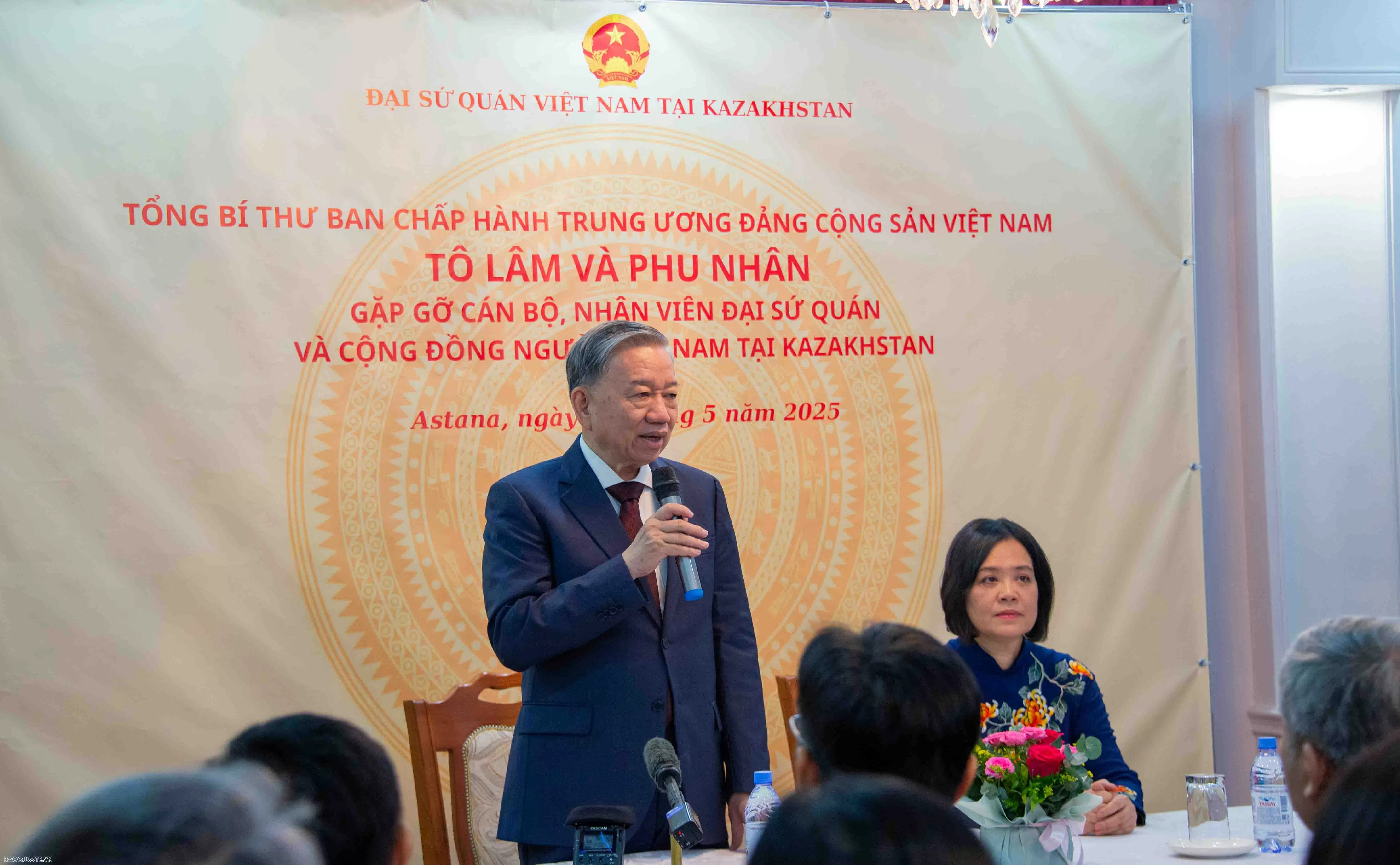 Tổng Bí thư Tô lâm gặp gỡ cộng đồng người Việt Nam tại Kazakhstan