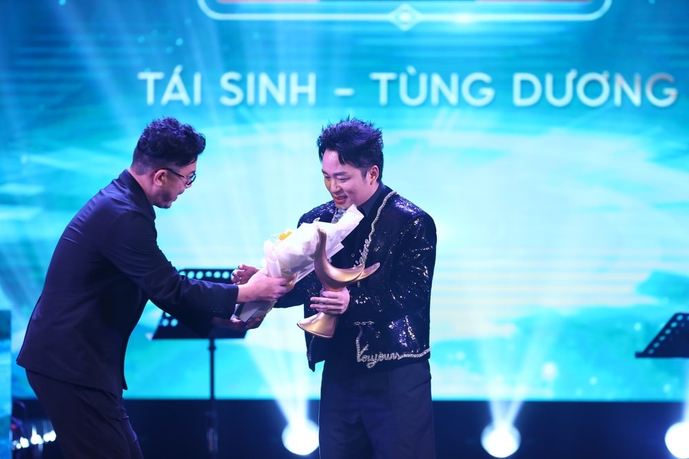 Trao giải Cống hiến lần 19 - 2025: Tùng Dương vững